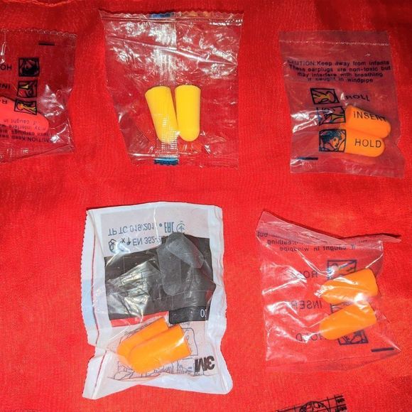 Lot of 12 Foam Ear Plugs💥PRICE DROP💥 - Picture 3 of 5